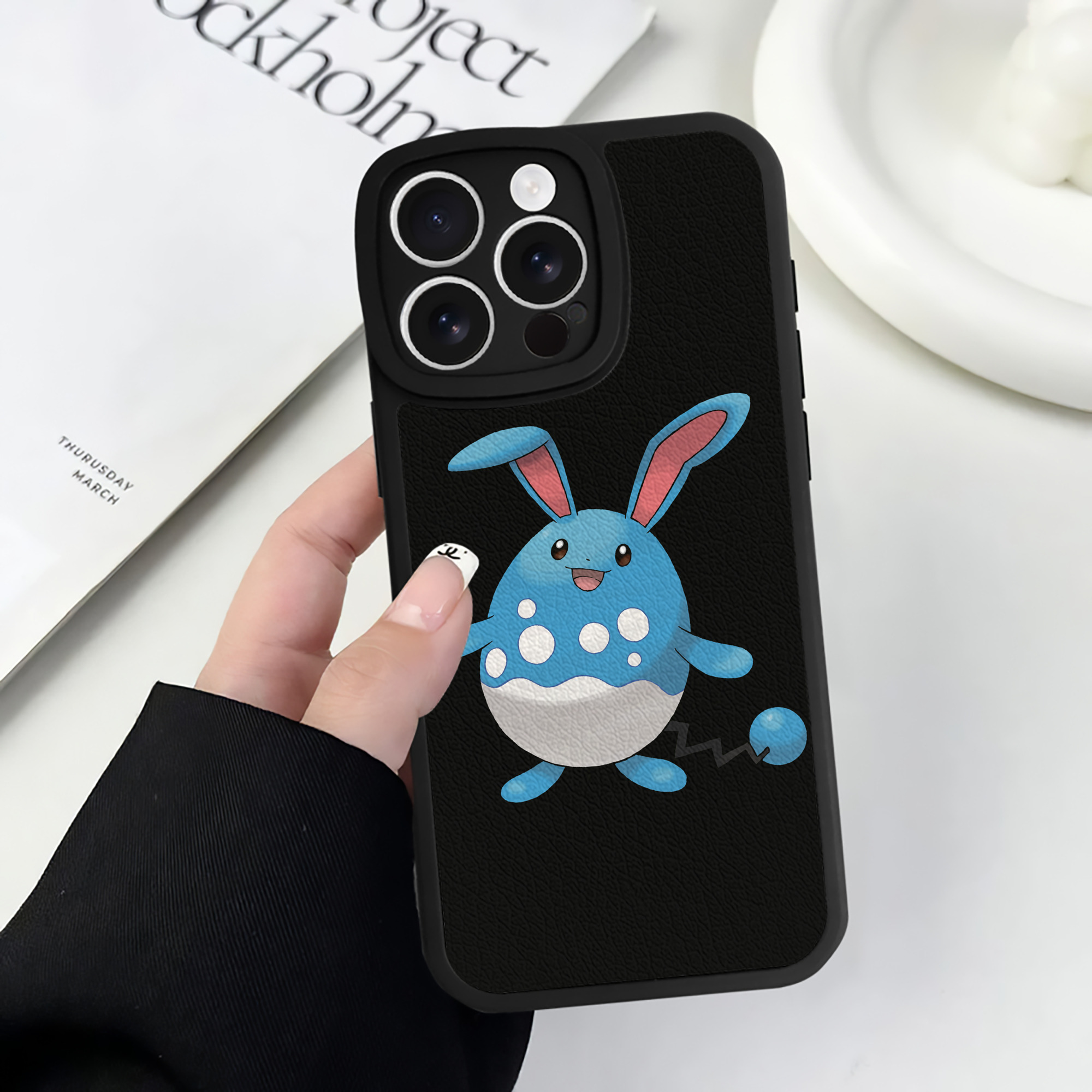 （画像用） ポケットモンスター Pokémon 【iPhone 16シリーズ対応】シリコンスマホケース（レザー調） 材質：シリコン